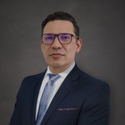 Pr. Roger Caio Dias de Menezes